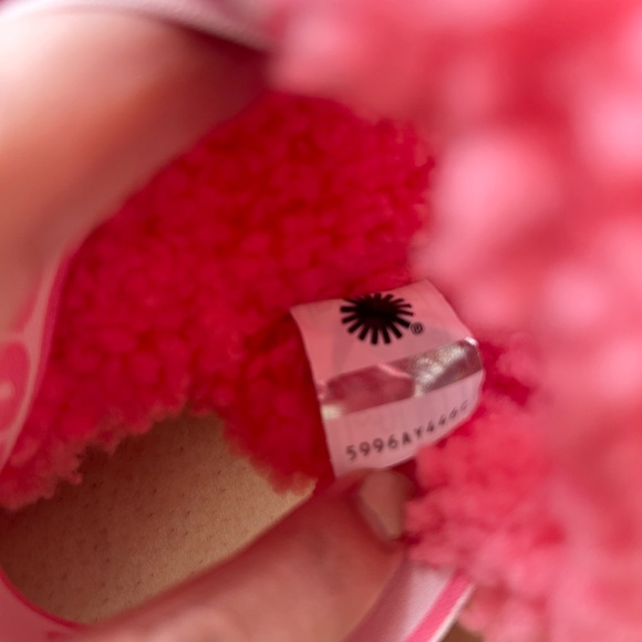 UGG Oh Fluffita Pink Slippers 💗 - Picture 9 of 13